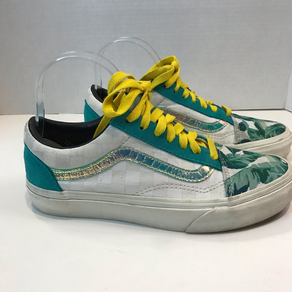 Vans - Picture 2 of 9